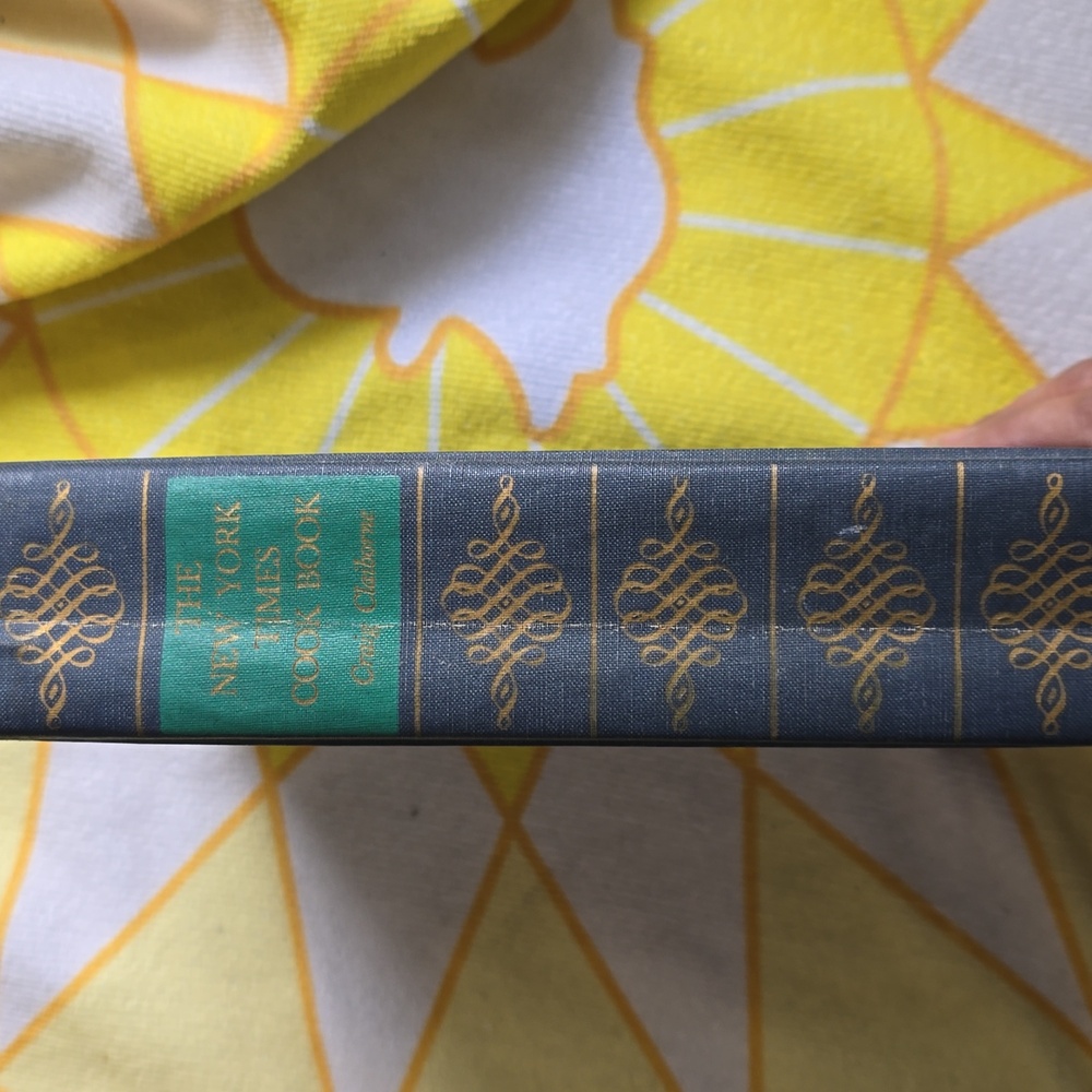 ✨️HP✨️Vintage  New York Times Cookbook Author Craig Claiborne Copyright 1961
